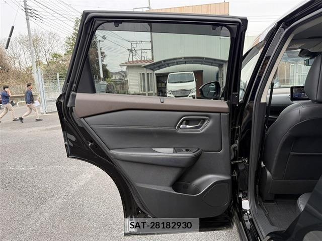 Nissan X-TRAIL HYBRID 2022-07 6505293-26