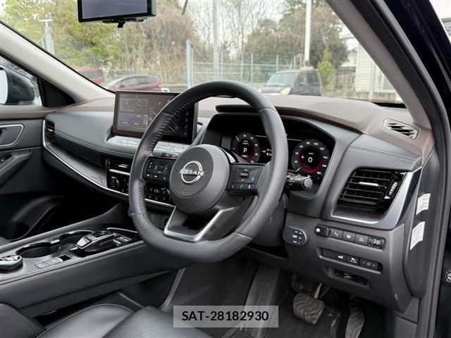 Nissan X-TRAIL HYBRID 2022-07 6505293-27