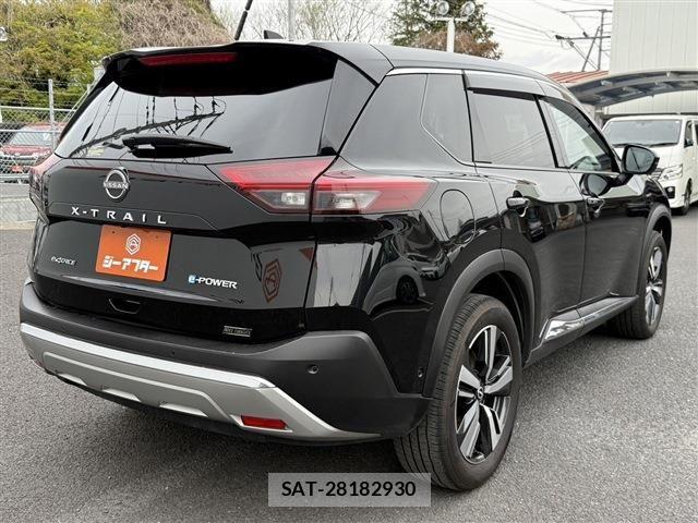 Nissan X-TRAIL HYBRID 2022-07 6505293-4
