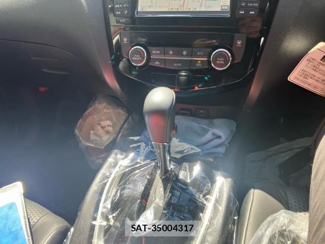 Nissan X-TRAIL HYBRID 2015-10 6615928-22