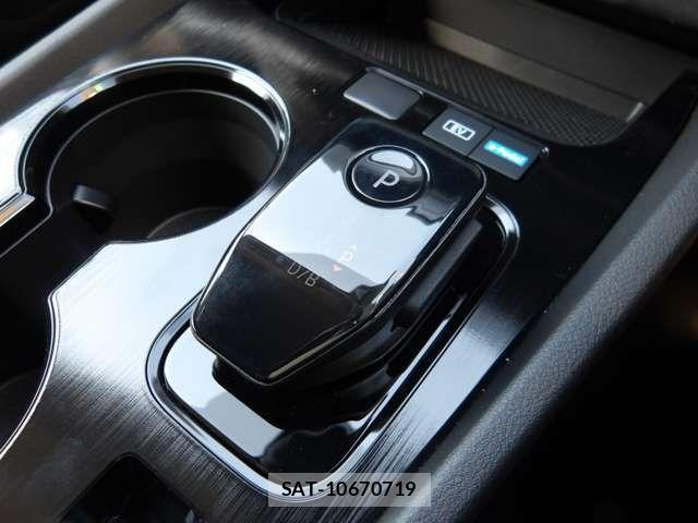 Nissan X-TRAIL HYBRID 2025-09 6615913-14