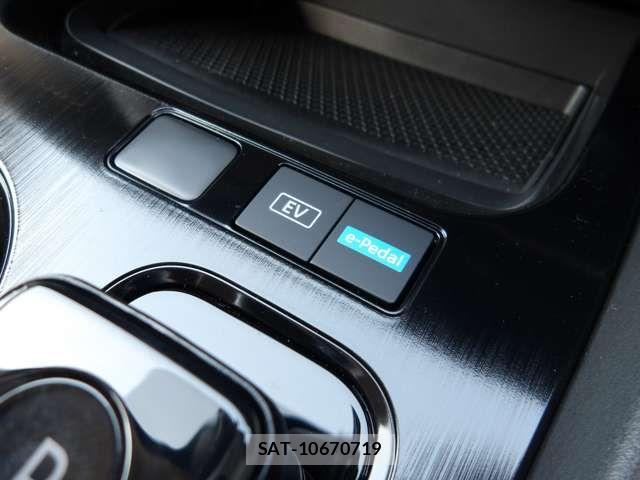 Nissan X-TRAIL HYBRID 2025-09 6615913-15