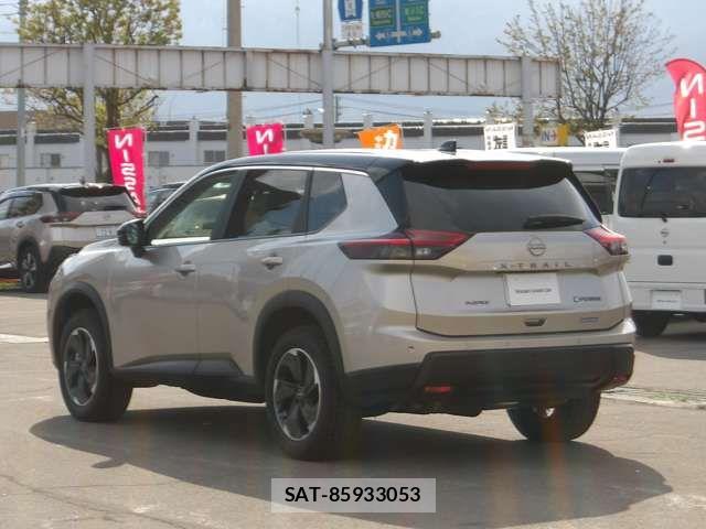 Nissan X-TRAIL HYBRID 2025-09 6615907-8