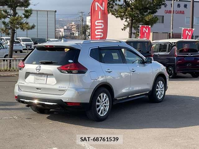 Nissan X-TRAIL HYBRID 2021-04 6615922-1