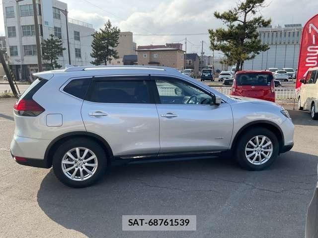 Nissan X-TRAIL HYBRID 2021-04 6615922-29