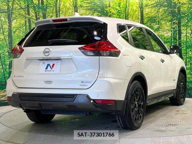 Nissan X-TRAIL HYBRID 2017-11 6678900-17