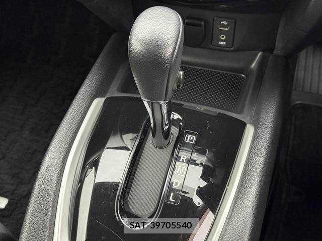 Nissan X-TRAIL HYBRID 2015-11 6717839-21