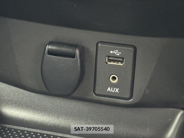 Nissan X-TRAIL HYBRID 2015-11 6717839-26