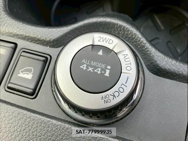 Nissan X-TRAIL HYBRID 2015-08 6791824-21