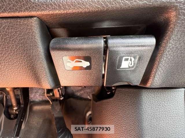 Nissan X-TRAIL HYBRID 2015-07 6791823-24