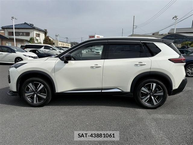 Nissan X-TRAIL HYBRID 2022-12 6791811-9