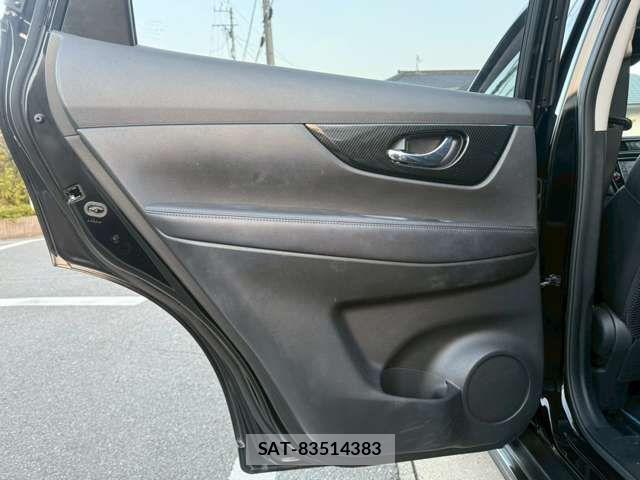 Nissan X-TRAIL HYBRID 2017-10 6791816-16