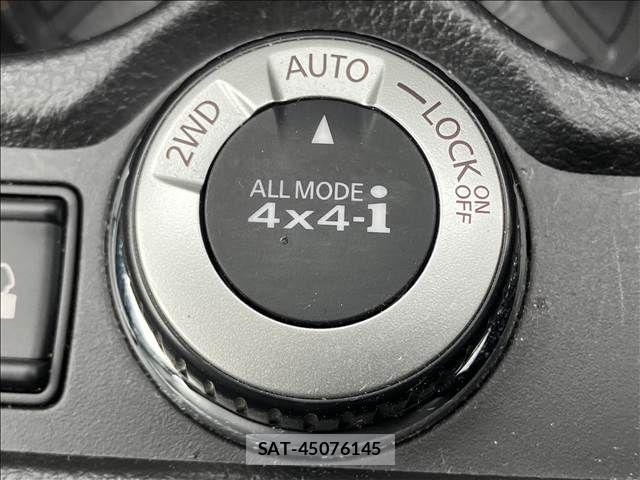 Nissan X-TRAIL HYBRID 2016-10 6818229-5
