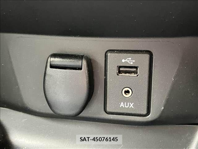 Nissan X-TRAIL HYBRID 2016-10 6818229-8