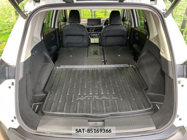 Nissan X-TRAIL HYBRID 2023-07 6818214-9