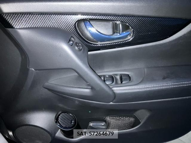 Nissan X-TRAIL HYBRID 2017-08 6915922-16