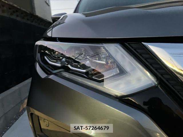 Nissan X-TRAIL HYBRID 2017-08 6915922-4