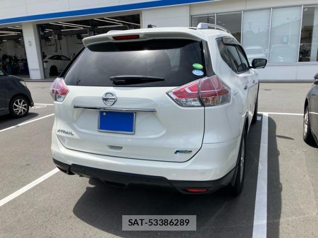 Nissan X-TRAIL HYBRID 2015-06 6915924-2