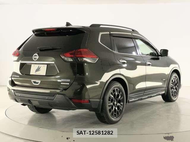 Nissan X-TRAIL HYBRID 2017-07 6915916-5