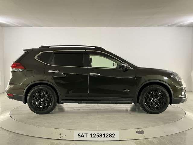 Nissan X-TRAIL HYBRID 2017-07 6915916-6