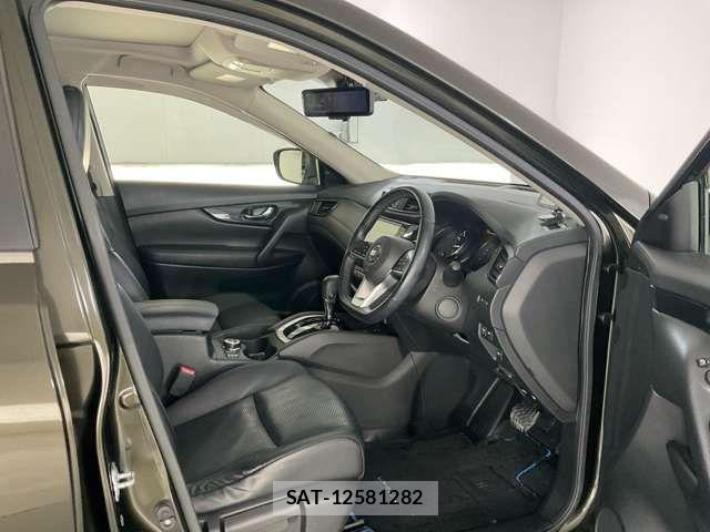 Nissan X-TRAIL HYBRID 2017-07 6915916-14