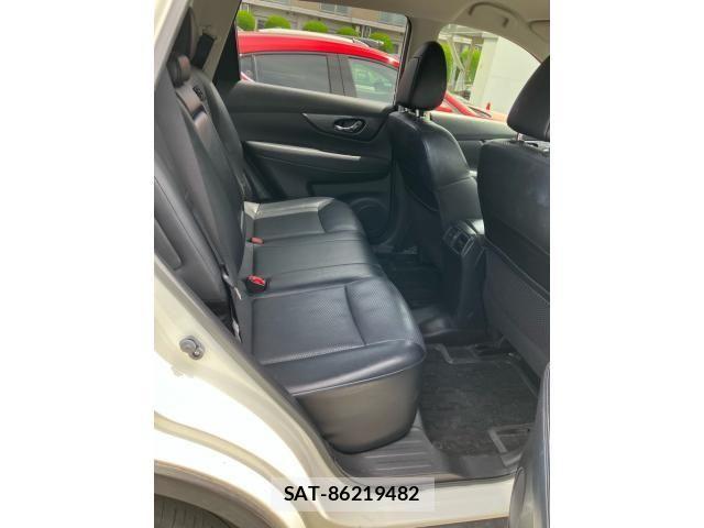 Nissan X-TRAIL HYBRID 2015-05 7061538-13