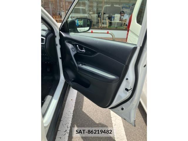 Nissan X-TRAIL HYBRID 2015-05 7061538-14