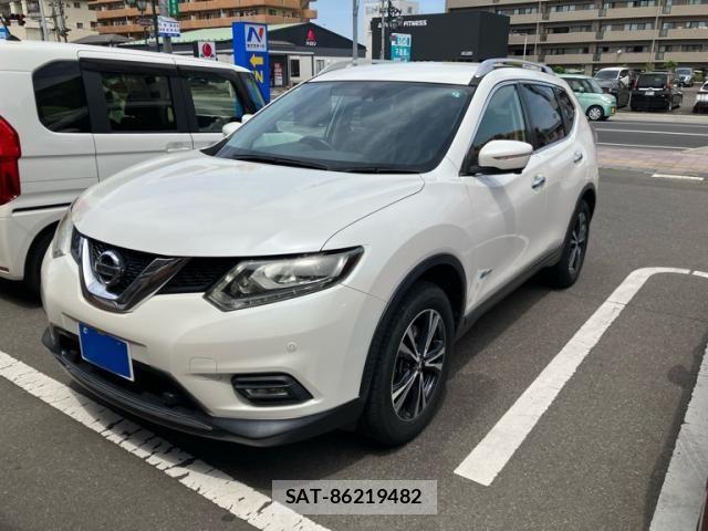 Nissan X-TRAIL HYBRID 2015-05 7061538-0