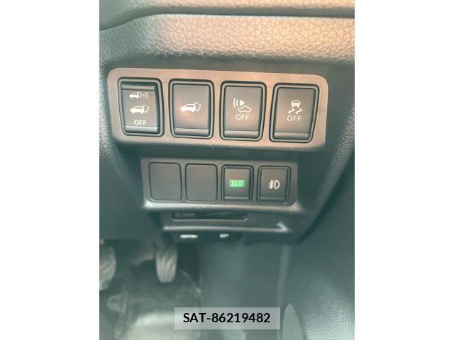 Nissan X-TRAIL HYBRID 2015-05 7061538-18