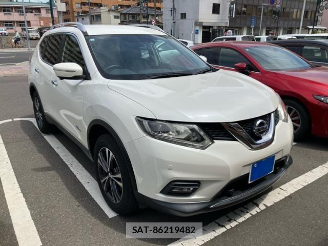 Nissan X-TRAIL HYBRID 2015-05 7061538-1