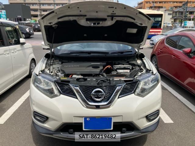 Nissan X-TRAIL HYBRID 2015-05 7061538-3