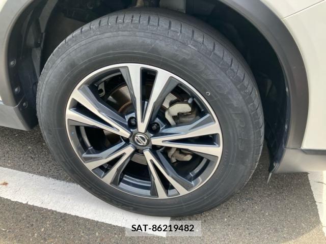 Nissan X-TRAIL HYBRID 2015-05 7061538-4