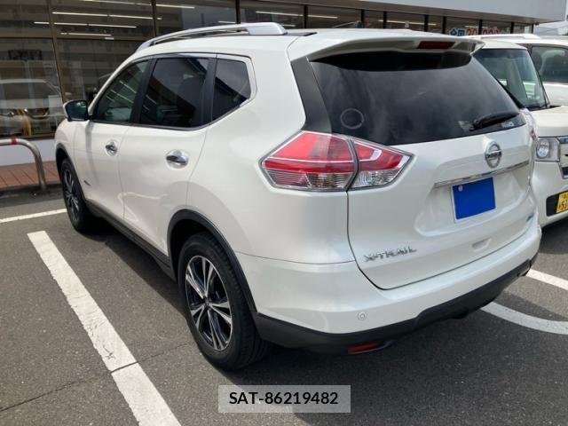Nissan X-TRAIL HYBRID 2015-05 7061538-7