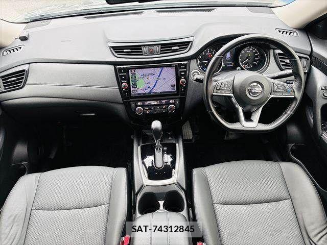 Nissan X-TRAIL HYBRID 2017-07 7198728-2