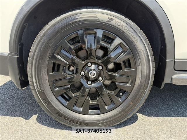 Nissan X-TRAIL HYBRID 2018-06 7227653-13