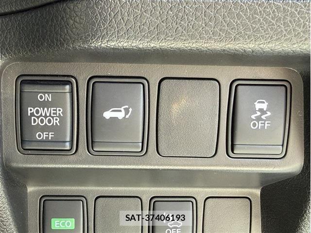 Nissan X-TRAIL HYBRID 2018-06 7227653-4