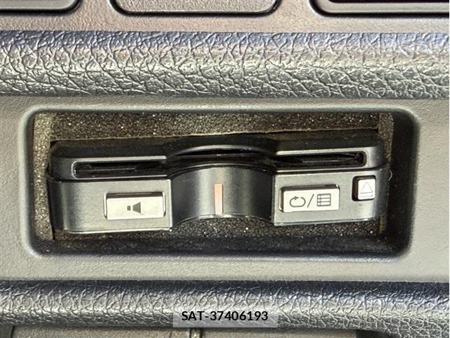 Nissan X-TRAIL HYBRID 2018-06 7227653-5
