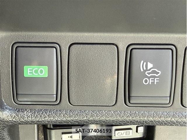 Nissan X-TRAIL HYBRID 2018-06 7227653-6