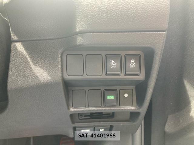 Nissan X-TRAIL HYBRID 2015-11 7227651-16