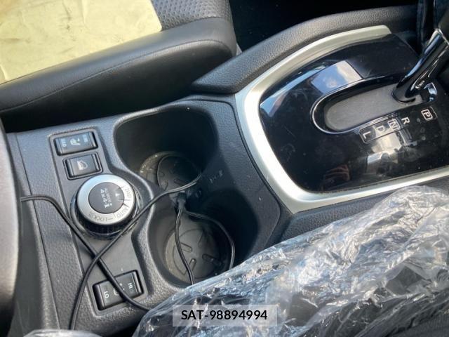 Nissan X-TRAIL HYBRID 2016-07 7227654-22