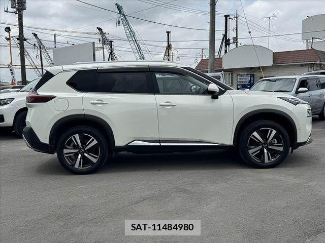 Nissan X-TRAIL HYBRID 2023-08 7227673-11