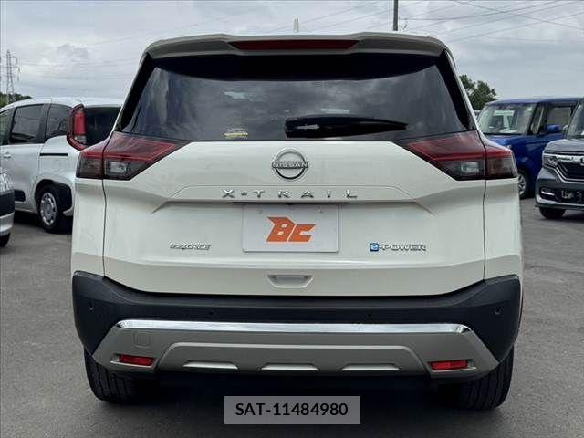 Nissan X-TRAIL HYBRID 2023-08 7227673-13