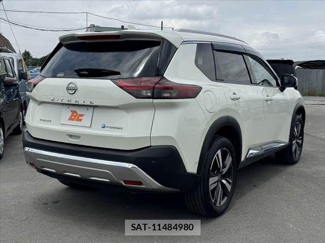 Nissan X-TRAIL HYBRID 2023-08 7227673-14