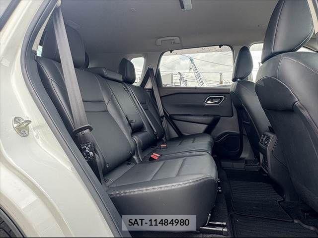 Nissan X-TRAIL HYBRID 2023-08 7227673-19