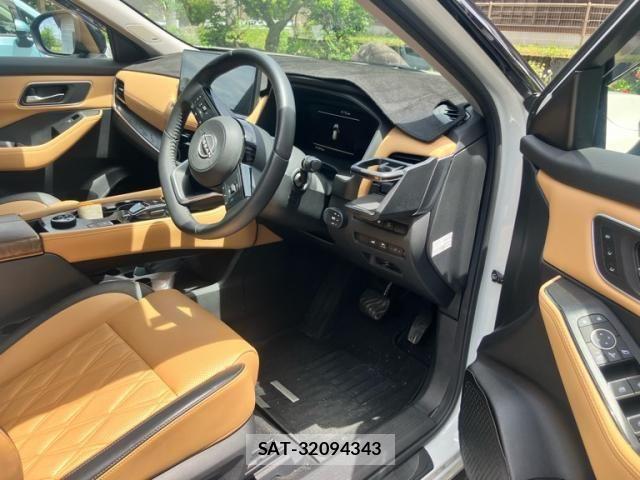 Nissan X-TRAIL HYBRID 2023-07 7227671-11