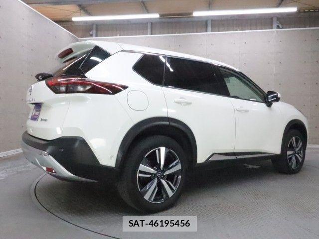 Nissan X-TRAIL HYBRID 2023-05 7227667-1