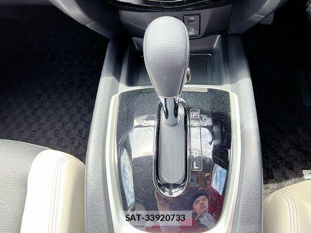 Nissan X-TRAIL HYBRID 2017-05 7252974-19