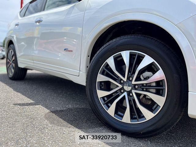 Nissan X-TRAIL HYBRID 2017-05 7252974-26