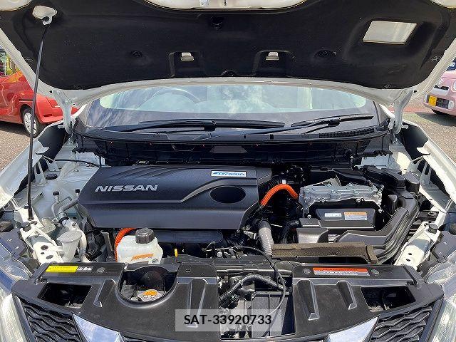 Nissan X-TRAIL HYBRID 2017-05 7252974-27