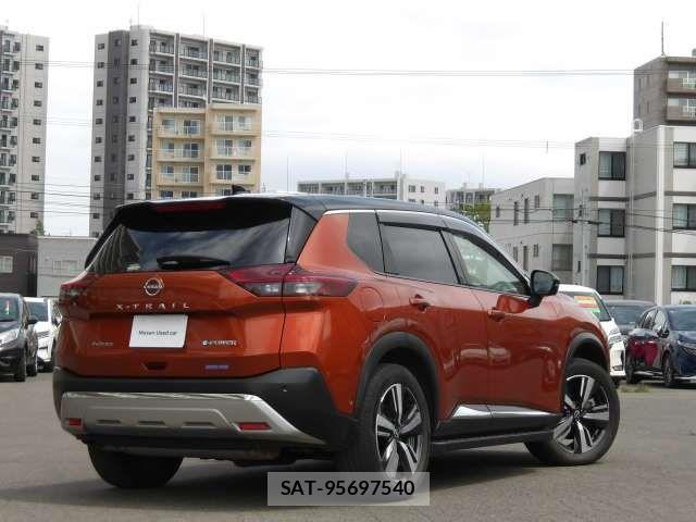 Nissan X-TRAIL HYBRID 2023-01 7252966-1